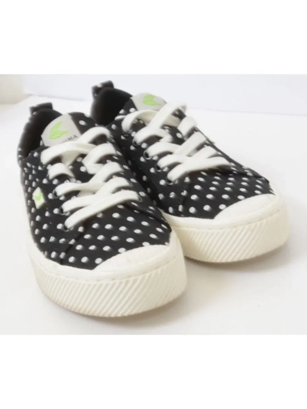 Cariuma OCA Low Canvas Sneakers 100% Vegan Lightweight Sustainable Women's 7
